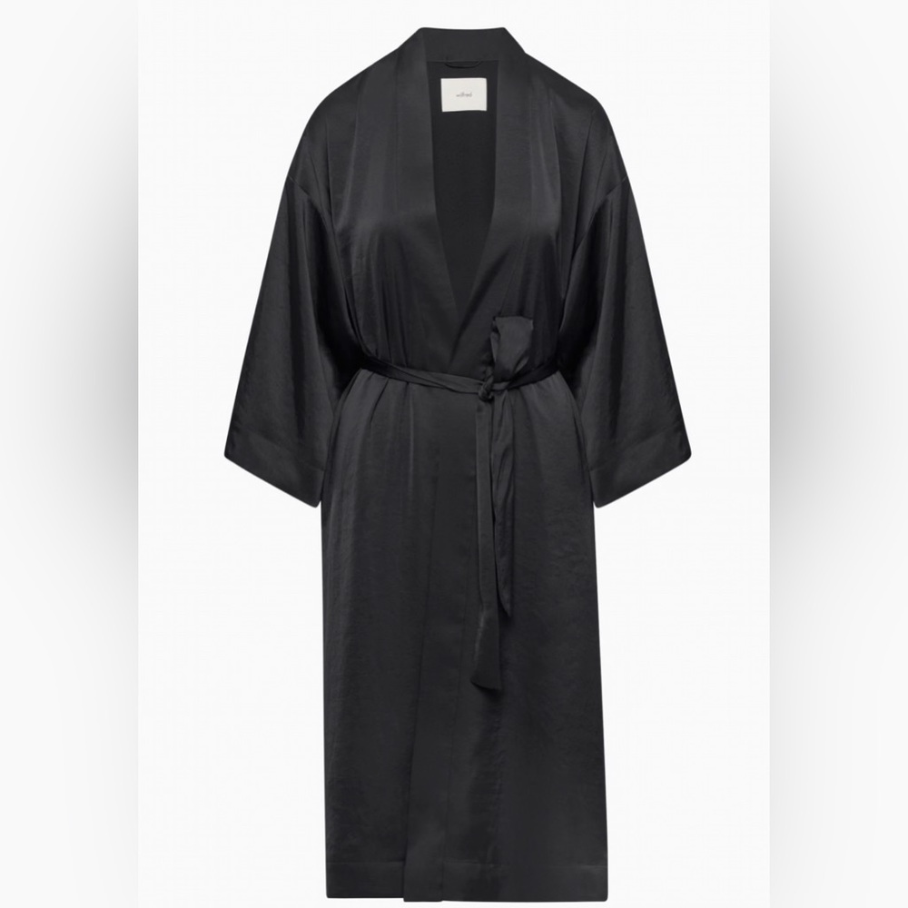 NWOT Aritzia Wilfred Monody satin robe black